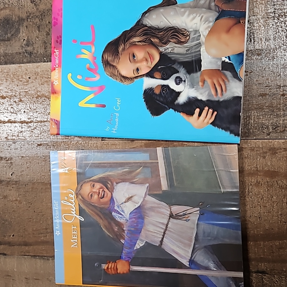 American Girl Bundle of 2 Books 📚 Meet Julie & Nicki